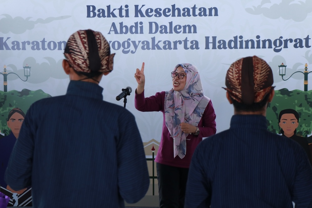 AXA Mandiri Menggelar Literasi Kesehatan untuk Abdi Dalem Keraton Yogyakarta
