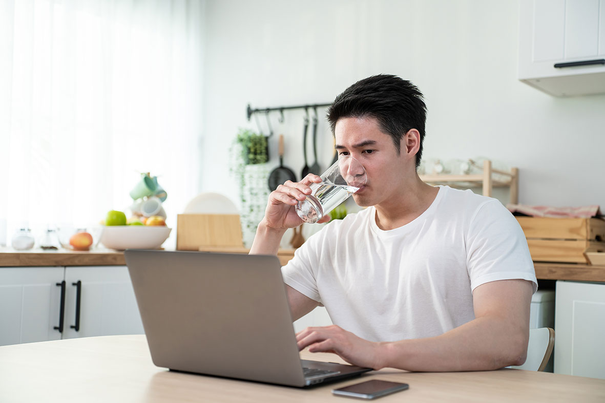 Manfaat Minum Air Putih Dapat Menjaga Konsentrasi